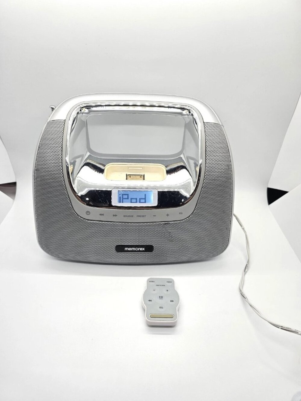 Memorex Mi3xsil Minimove Silver Boombox iPod Dock & FM Radio W/ Remote WORKING